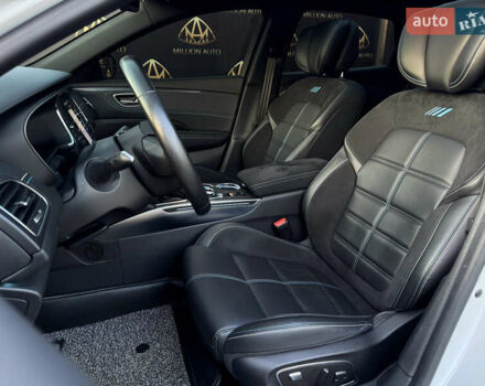 Белый Самсунг SM6, объемом двигателя 1.8 л и пробегом 30 тыс. км за 28200 $, фото 12 на Automoto.ua