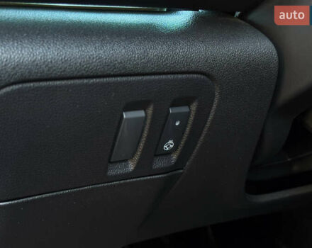 Белый Самсунг SM6, объемом двигателя 1.8 л и пробегом 30 тыс. км за 28200 $, фото 18 на Automoto.ua