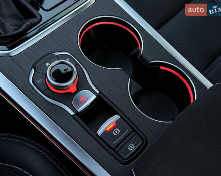 Белый Самсунг SM6, объемом двигателя 1.8 л и пробегом 30 тыс. км за 28200 $, фото 35 на Automoto.ua