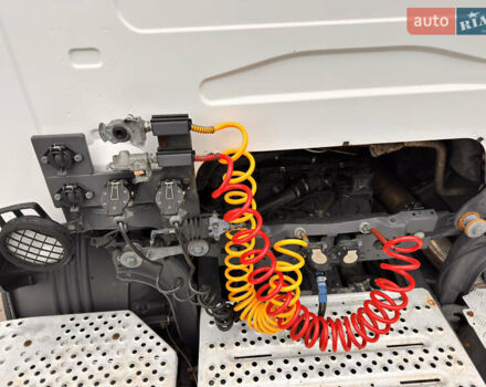 Белый Сканиа R 440, объемом двигателя 12.74 л и пробегом 115 тыс. км за 12900 $, фото 5 на Automoto.ua