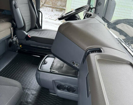 Белый Сканиа R 440, объемом двигателя 12.74 л и пробегом 823 тыс. км за 25000 $, фото 42 на Automoto.ua