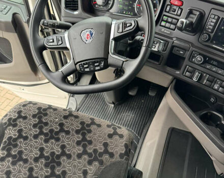 Белый Сканиа Р 500, объемом двигателя 12.7 л и пробегом 787 тыс. км за 53000 $, фото 35 на Automoto.ua