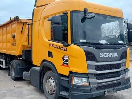 Желтый Сканиа P380 CB8X4EHZ, объемом двигателя 12.74 л и пробегом 300 тыс. км за 93118 $, фото 1 на Automoto.ua