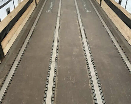 Черный Шмитц Каргобулл C01, объемом двигателя 0 л и пробегом 700 тыс. км за 10799 $, фото 1 на Automoto.ua