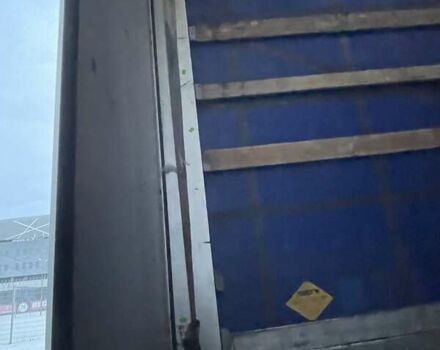 Сірий Шмітц Каргобулл C01, об'ємом двигуна 0 л та пробігом 555 тис. км за 13800 $, фото 2 на Automoto.ua