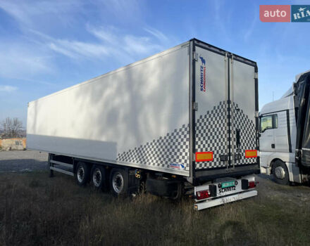 Красный Шмитц Каргобулл САФ, объемом двигателя 0 л и пробегом 111 тыс. км за 20900 $, фото 3 на Automoto.ua