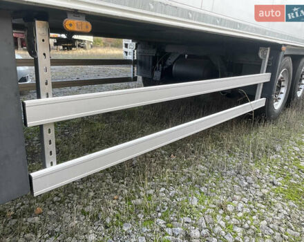 Красный Шмитц Каргобулл САФ, объемом двигателя 0 л и пробегом 111 тыс. км за 20900 $, фото 25 на Automoto.ua