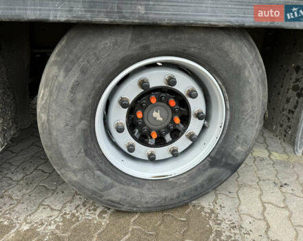 Желтый Шмитц Каргобулл Cargobull, объемом двигателя 0 л и пробегом 350 тыс. км за 10550 $, фото 4 на Automoto.ua