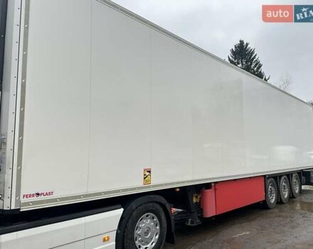 Серый Шмитц Каргобулл SCB S3B, объемом двигателя 0 л и пробегом 300 тыс. км за 27871 $, фото 2 на Automoto.ua