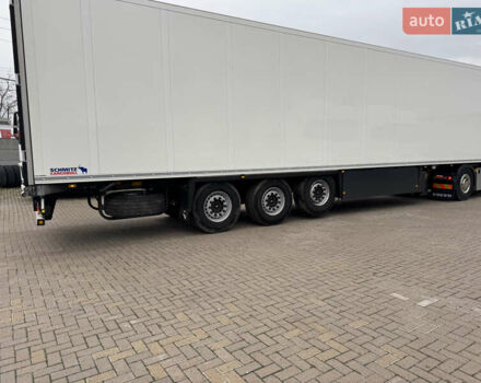 Білий Шмітц Каргобулл SCB S3T, об'ємом двигуна 0 л та пробігом 200 тис. км за 49000 $, фото 34 на Automoto.ua