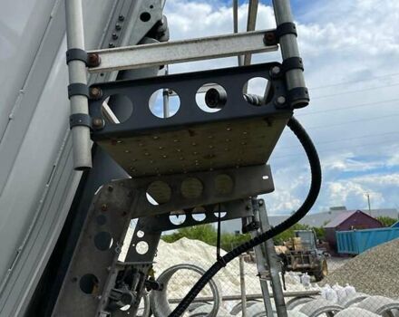 Серый Шмитц Каргобулл SKI, объемом двигателя 0 л и пробегом 0 тыс. км за 32503 $, фото 6 на Automoto.ua