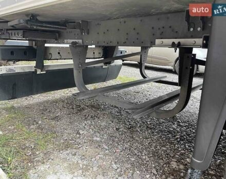 Белый Шмитц Каргобулл SKO, объемом двигателя 0 л и пробегом 360 тыс. км за 46289 $, фото 4 на Automoto.ua