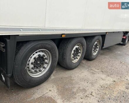 Белый Шмитц Каргобулл SKO, объемом двигателя 0 л и пробегом 300 тыс. км за 44500 $, фото 4 на Automoto.ua