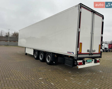 Белый Шмитц Каргобулл SKO 24, объемом двигателя 0 л и пробегом 200 тыс. км за 34900 $, фото 2 на Automoto.ua