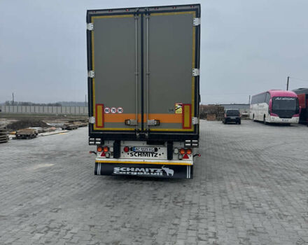 Серый Шмитц Каргобулл SKO 24, объемом двигателя 0 л и пробегом 888 тыс. км за 21999 $, фото 1 на Automoto.ua