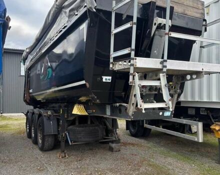 Черный Шмитз СКИ, объемом двигателя 0 л и пробегом 100 тыс. км за 13600 $, фото 1 на Automoto.ua