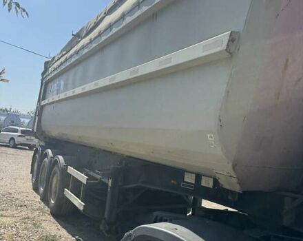 Серый Шмитз СКИ, объемом двигателя 0 л и пробегом 100 тыс. км за 14900 $, фото 2 на Automoto.ua