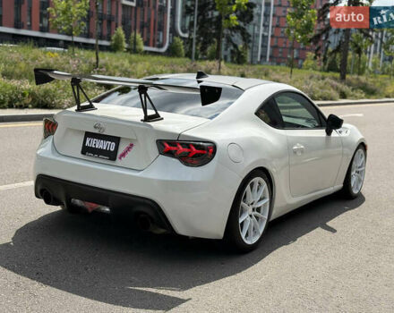 Белый Сцион FR-S, объемом двигателя 2 л и пробегом 112 тыс. км за 13500 $, фото 5 на Automoto.ua