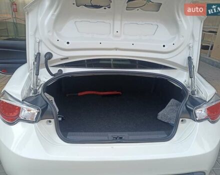 Белый Сцион FR-S, объемом двигателя 2 л и пробегом 69 тыс. км за 14900 $, фото 13 на Automoto.ua
