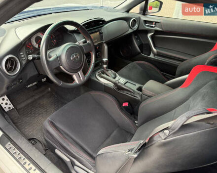 Белый Сцион FR-S, объемом двигателя 2 л и пробегом 112 тыс. км за 13500 $, фото 6 на Automoto.ua