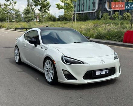 Белый Сцион FR-S, объемом двигателя 2 л и пробегом 112 тыс. км за 13500 $, фото 4 на Automoto.ua