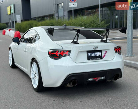 Белый Сцион FR-S, объемом двигателя 2 л и пробегом 112 тыс. км за 13500 $, фото 7 на Automoto.ua