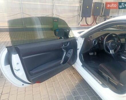 Белый Сцион FR-S, объемом двигателя 2 л и пробегом 69 тыс. км за 14900 $, фото 4 на Automoto.ua