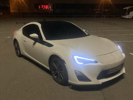 Сціон FR-S 2015 у Києві на Automoto.ua Білий Сціон FR-S, об'ємом двигуна 2 л та пробігом 120 тис. км за 11299 $, фото 1 на Automoto.ua