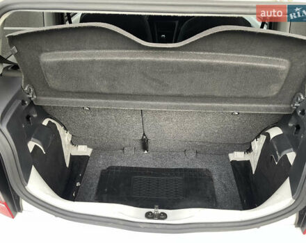 Белый Шкода Ситиго, объемом двигателя 1 л и пробегом 157 тыс. км за 5000 $, фото 32 на Automoto.ua