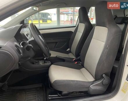 Шкода Ситиго 2013 в Киеве на Automoto.ua Белый Шкода Ситиго, объемом двигателя 1 л и пробегом 154 тыс. км за 5790 $, фото 18 на Automoto.ua