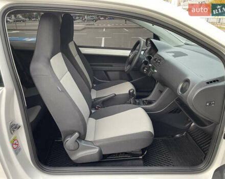 Белый Шкода Ситиго, объемом двигателя 1 л и пробегом 157 тыс. км за 5000 $, фото 19 на Automoto.ua