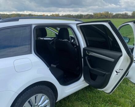 Белый Шкода Другая, объемом двигателя 1.6 л и пробегом 198 тыс. км за 11500 $, фото 1 на Automoto.ua