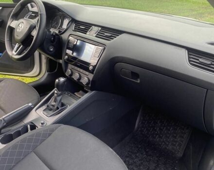 Белый Шкода Другая, объемом двигателя 1.6 л и пробегом 198 тыс. км за 11500 $, фото 2 на Automoto.ua