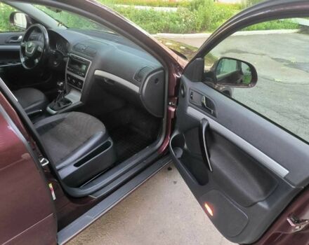 Красный Шкода Другая, объемом двигателя 0 л и пробегом 206 тыс. км за 8200 $, фото 5 на Automoto.ua