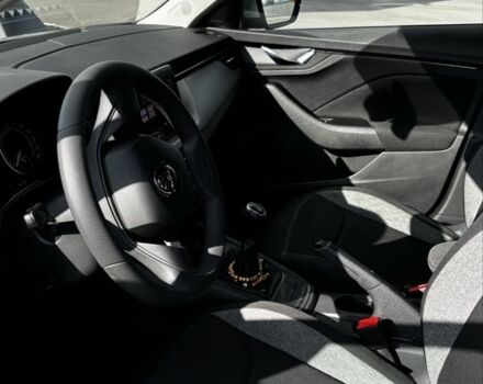 Сірий Шкода Інша, об'ємом двигуна 1.6 л та пробігом 57 тис. км за 17000 $, фото 7 на Automoto.ua