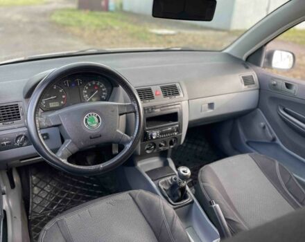 Белый Шкода Фабия, объемом двигателя 1.4 л и пробегом 300 тыс. км за 2700 $, фото 1 на Automoto.ua