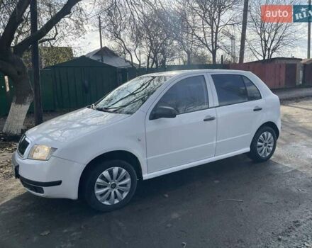 Белый Шкода Фабия, объемом двигателя 1.39 л и пробегом 300 тыс. км за 2700 $, фото 4 на Automoto.ua