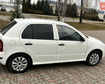 Белый Шкода Фабия, объемом двигателя 1.39 л и пробегом 470 тыс. км за 2500 $, фото 4 на Automoto.ua