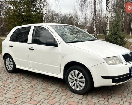 Белый Шкода Фабия, объемом двигателя 1.39 л и пробегом 470 тыс. км за 2500 $, фото 2 на Automoto.ua