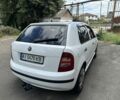 Белый Шкода Фабия, объемом двигателя 1.4 л и пробегом 300 тыс. км за 2900 $, фото 5 на Automoto.ua