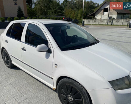 Білий Шкода Фабія, об'ємом двигуна 1.6 л та пробігом 165 тис. км за 3100 $, фото 1 на Automoto.ua