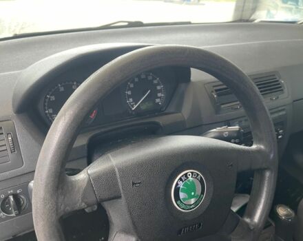 Білий Шкода Фабія, об'ємом двигуна 1.4 л та пробігом 325 тис. км за 2700 $, фото 3 на Automoto.ua