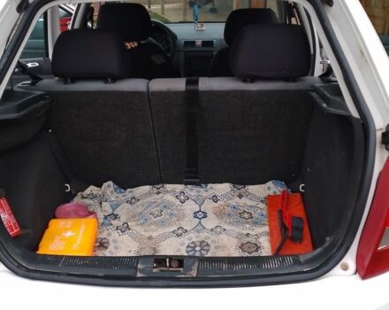 Белый Шкода Фабия, объемом двигателя 1.4 л и пробегом 314 тыс. км за 3000 $, фото 3 на Automoto.ua