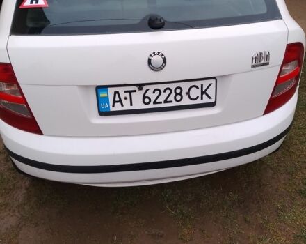 Белый Шкода Фабия, объемом двигателя 1.4 л и пробегом 314 тыс. км за 3000 $, фото 2 на Automoto.ua