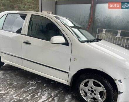 Белый Шкода Фабия, объемом двигателя 1.4 л и пробегом 325 тыс. км за 2700 $, фото 4 на Automoto.ua