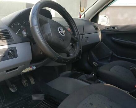 Белый Шкода Фабия, объемом двигателя 1.4 л и пробегом 237 тыс. км за 3000 $, фото 13 на Automoto.ua