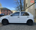 Белый Шкода Фабия, объемом двигателя 1.4 л и пробегом 220 тыс. км за 3400 $, фото 3 на Automoto.ua
