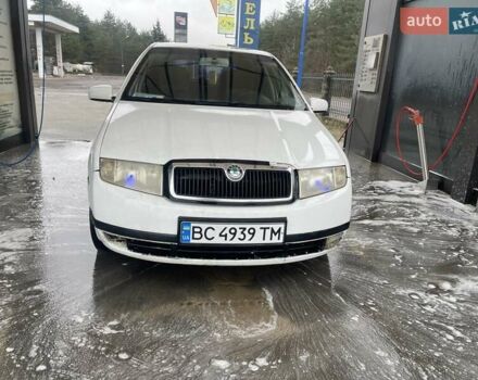 Белый Шкода Фабия, объемом двигателя 1.4 л и пробегом 325 тыс. км за 2700 $, фото 1 на Automoto.ua