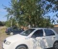 Белый Шкода Фабия, объемом двигателя 1.4 л и пробегом 210 тыс. км за 2760 $, фото 1 на Automoto.ua
