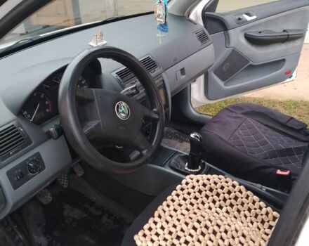 Белый Шкода Фабия, объемом двигателя 1.4 л и пробегом 314 тыс. км за 3000 $, фото 5 на Automoto.ua